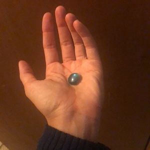 This pebble.